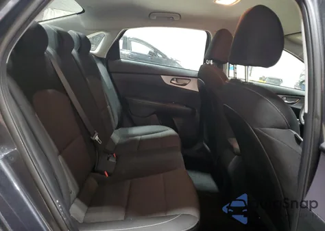 2022 Kia Forte Fe z USA, uszkodzony, nr VIN 3KPF24AD9NE448670